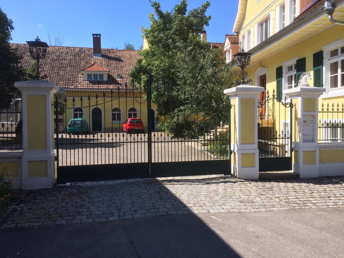 Ferienwohnung Im Gruenen Auf Idyllisch Gelegenen Gutshof Und Doch So Zentral Waldshut-Tiengen Buitenkant foto